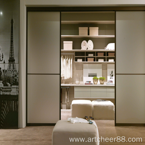 Sliding door wardrobe for master room